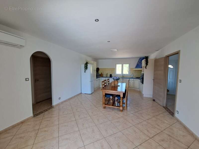 Maison de plain pied 170 m2, 5 chambres, piscine, garage, sans vis-à-vis,  terrain 5540 m2 à SAN NICOLAO, Moriani (HAUTE CORSE) - photo 9