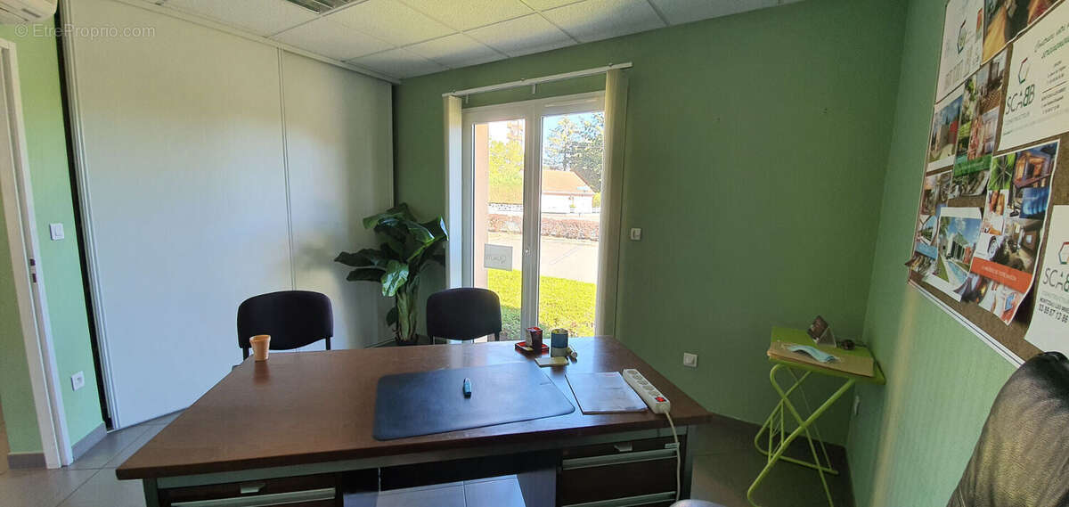 Commerce à MONTCEAU-LES-MINES