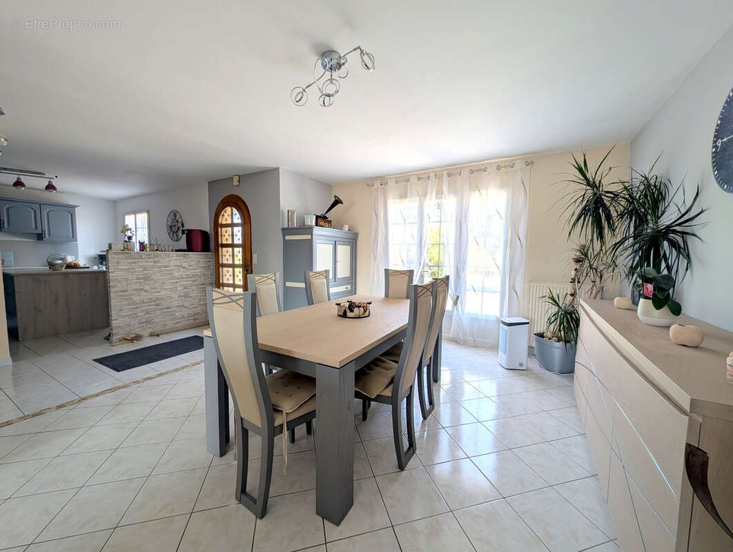 Pavillon sur sous-sol complet, terrain 7600m2 - photo 6