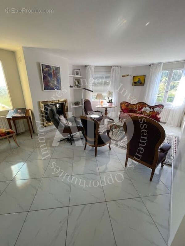 Maison à COUZON-AU-MONT-D'OR