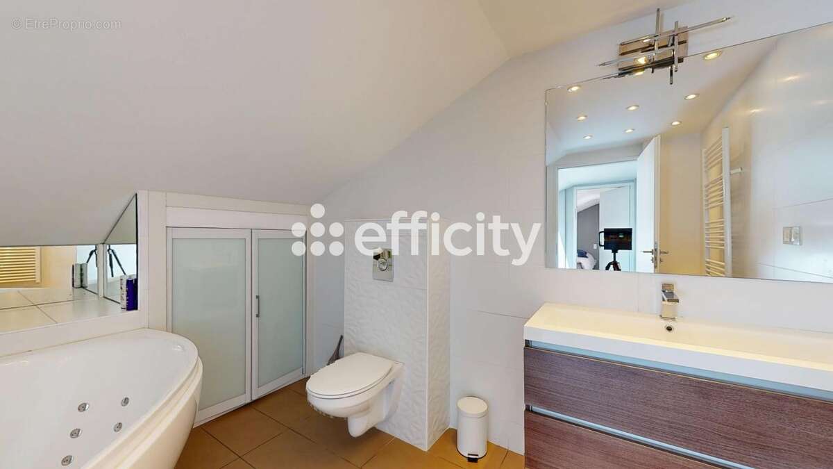 Maison à VILLEURBANNE