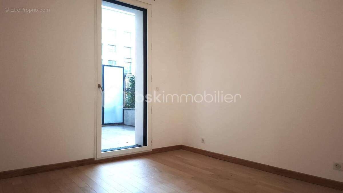 Appartement à LEVALLOIS-PERRET