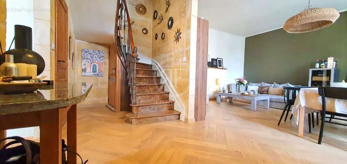 Maison à CASTILLON-LA-BATAILLE