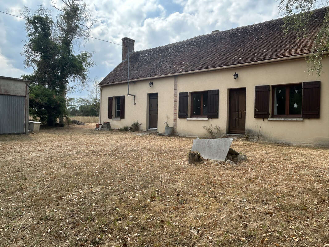 Corps de ferme  a renover, lorris, grand terrain 3400 m2, investisseur - photo 11