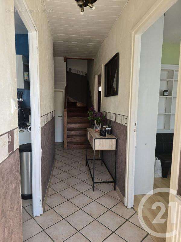 Maison 134 m² à Nesles  - photo 6