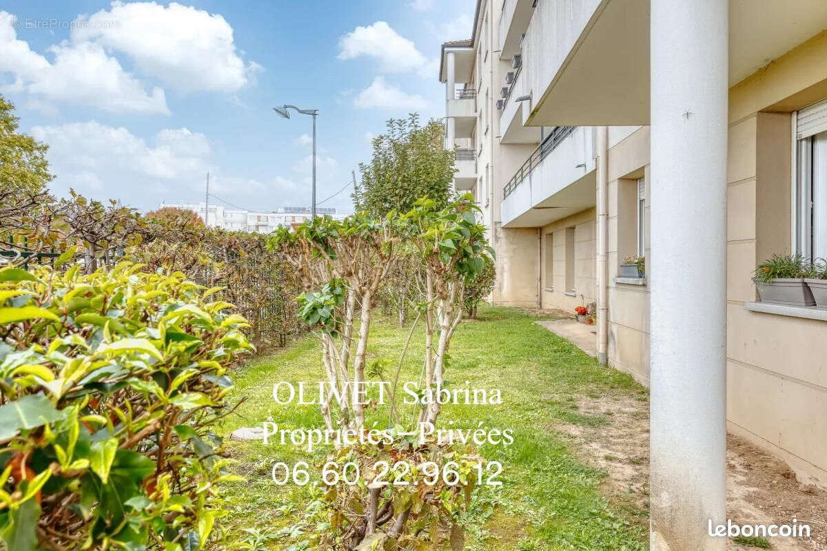 Appartement à VAL-DE-REUIL