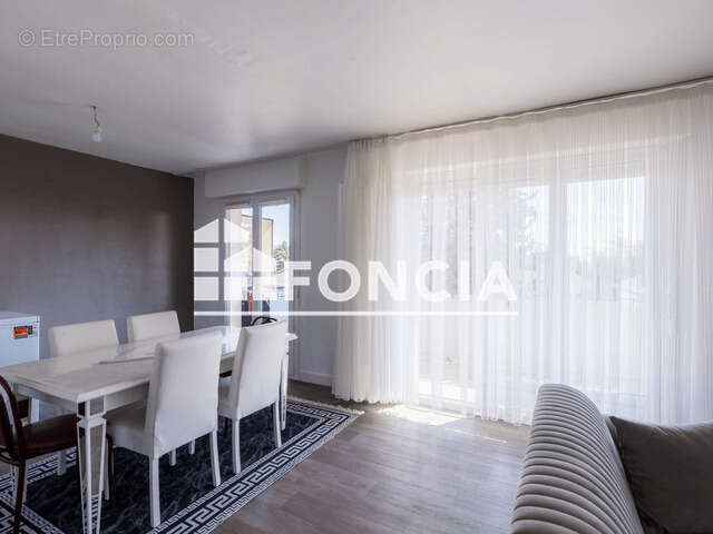 Appartement  96 m²  3 chambres  à deux pas zone commerciale antibes - photo 3