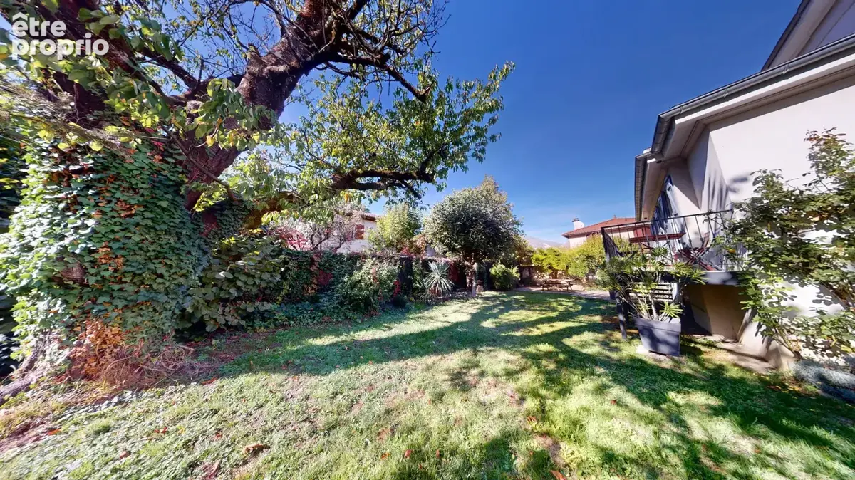 Maison individuelle avec jardin, garage et appartement 3 pièces indépendant - GRENOBLE - photo 9