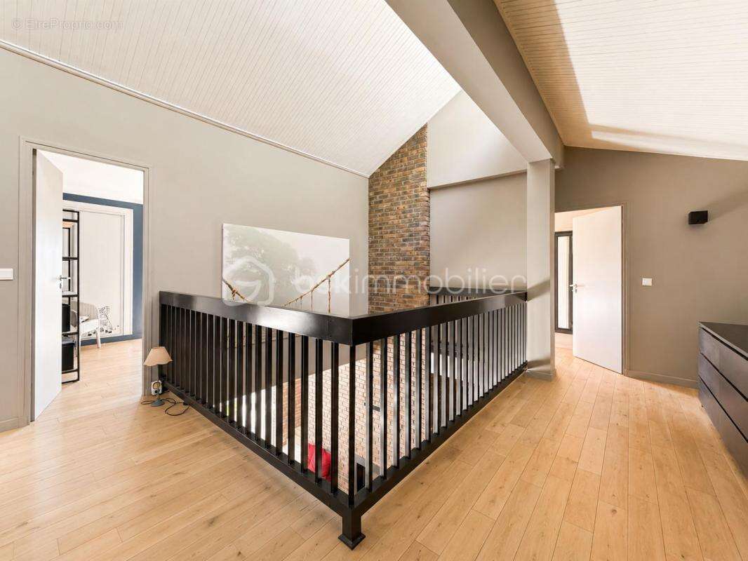 Maison - villa - architecte - 275 m2 - 5 chambres - piscine - vue lac - photo 11