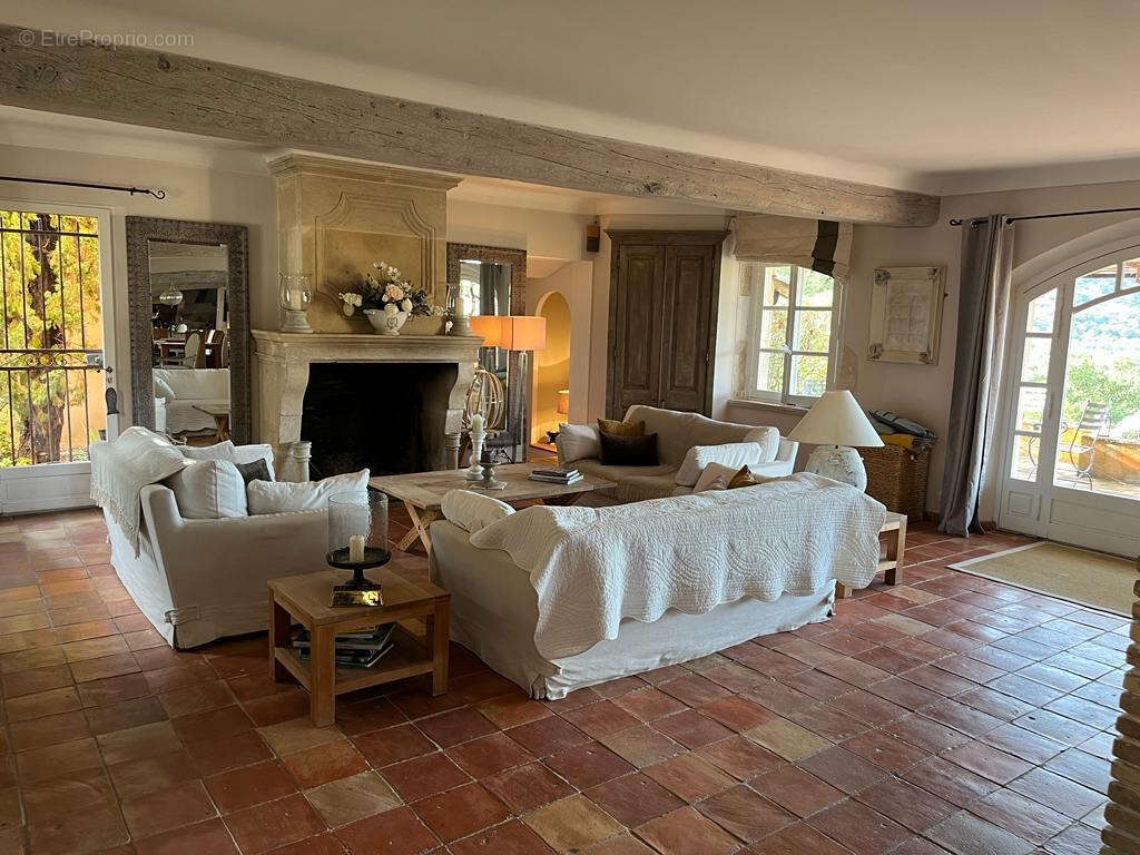 Maison à PLAN-DE-LA-TOUR