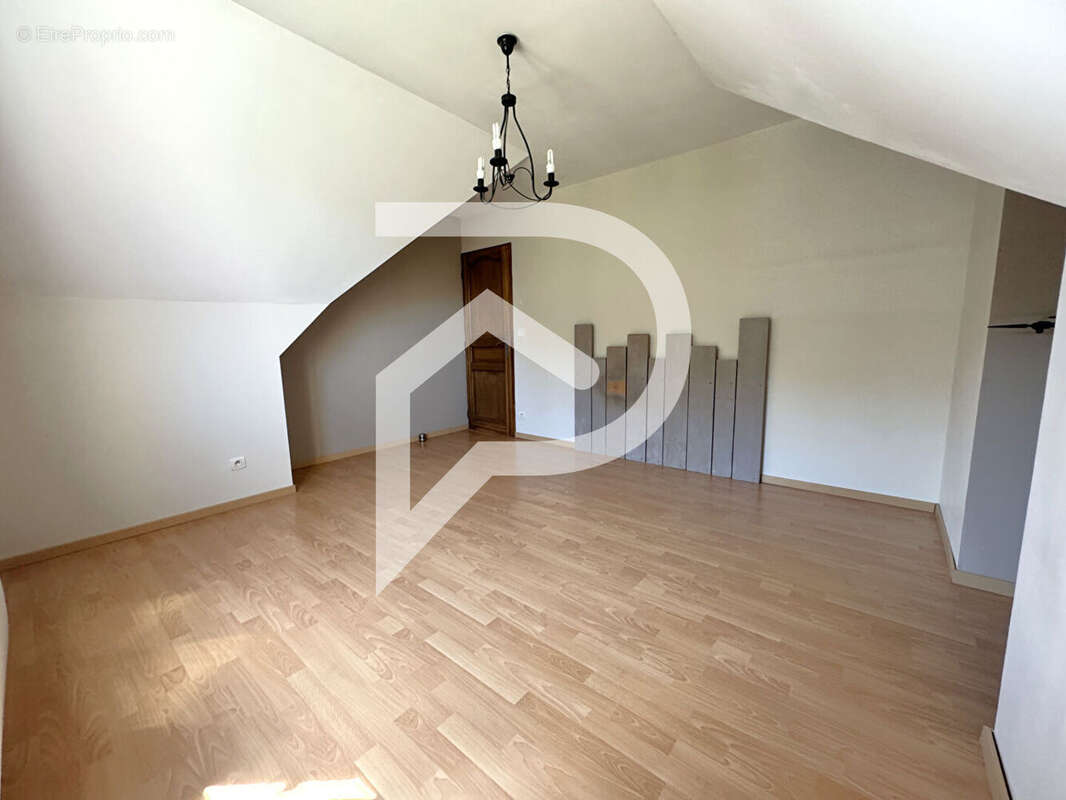 Maison à LA CHAUSSEE-D&#039;IVRY