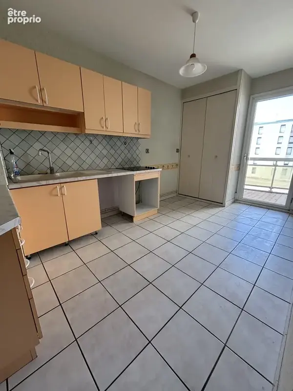 Appartement 4 pièces 70 m² à vendre à Valence (26000) - photo 2