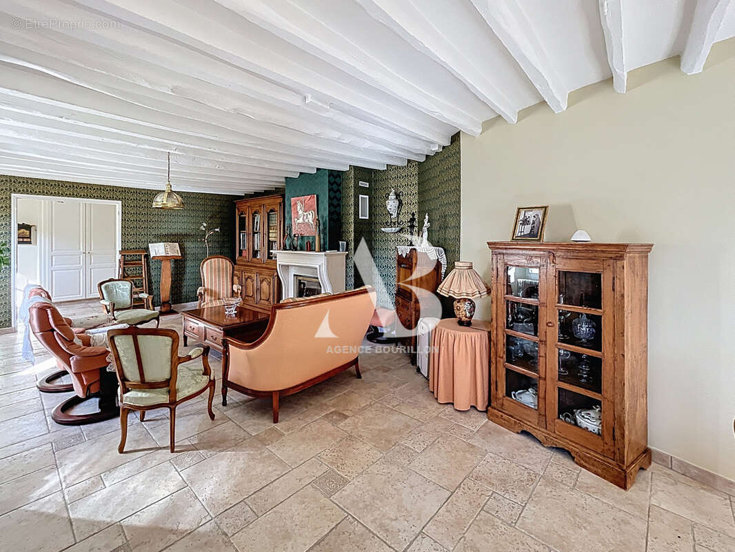 Maison à GRANDPUITS-BAILLY-CARROIS