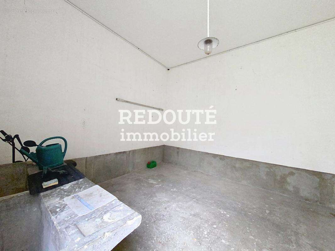 A VENDRE REIMS HYPER CENTRE - 3 studios meublés/équipés - photo 20