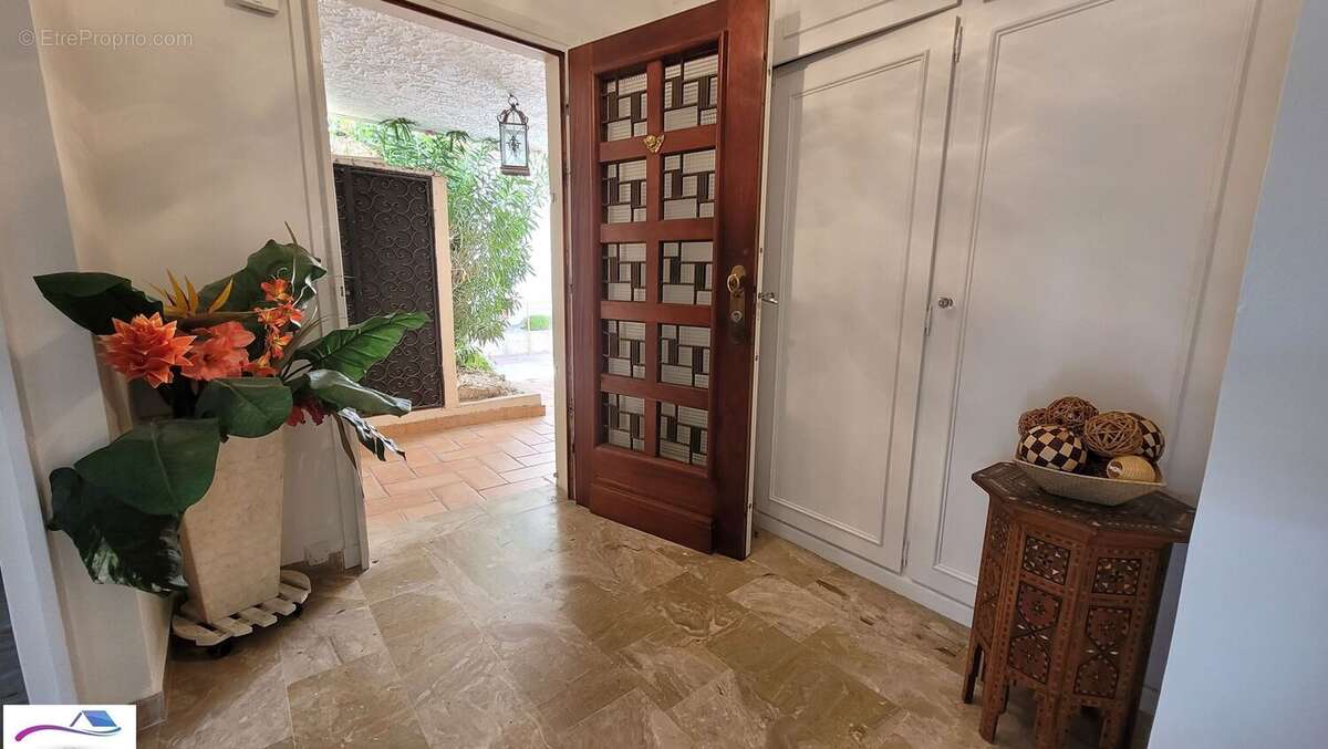 Appartement à MANDELIEU-LA-NAPOULE