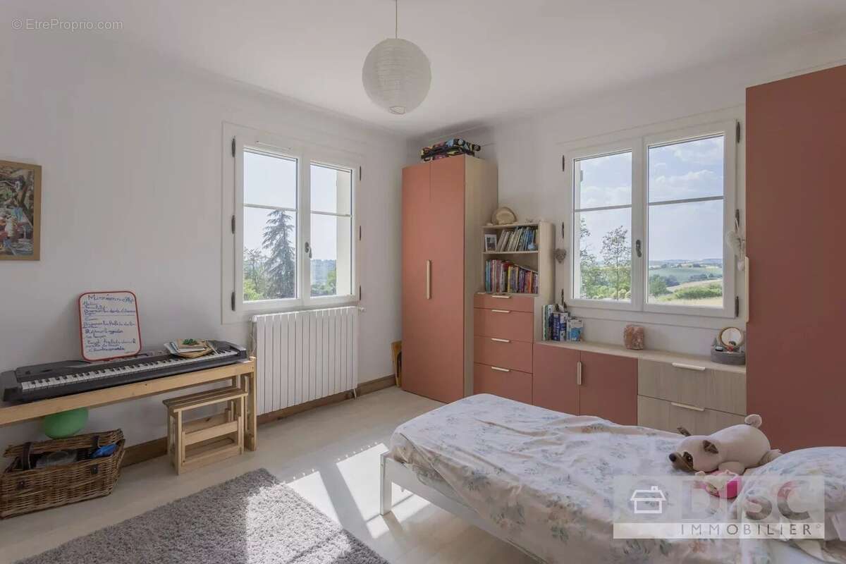 Magnifique propriété avec vues à 360° à 3 minutes du centre-ville de Caussade. - photo 19
