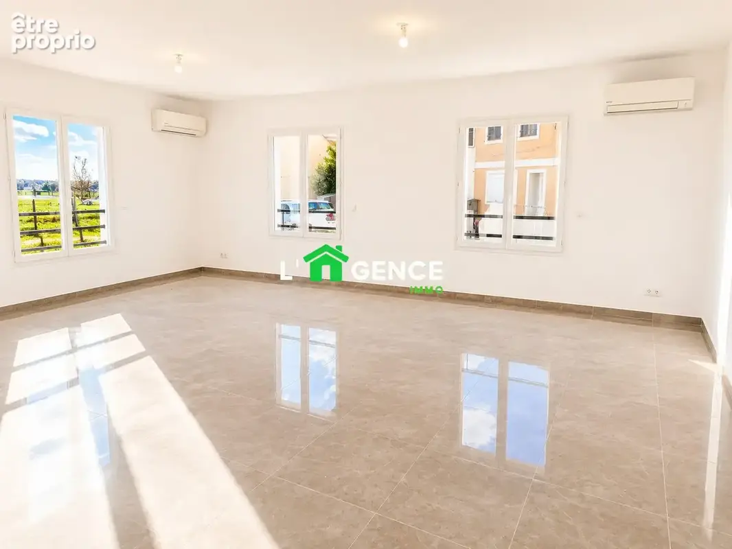 Commerce 55 m² à vendre à Berre-L'etang (13130) - photo 2