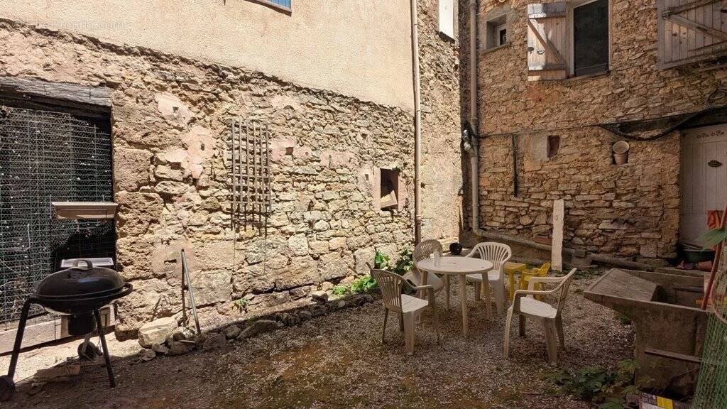 Appartement à CARCES