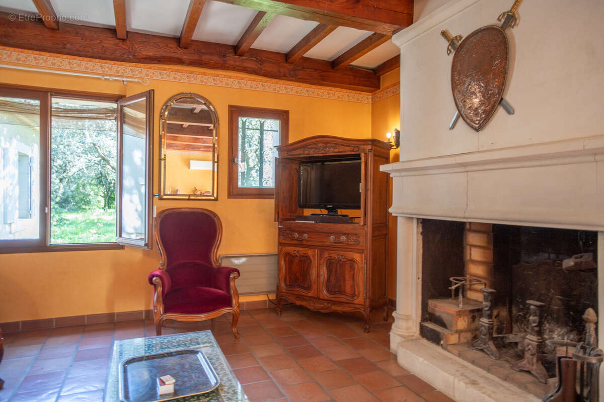 Maison à PERNES-LES-FONTAINES