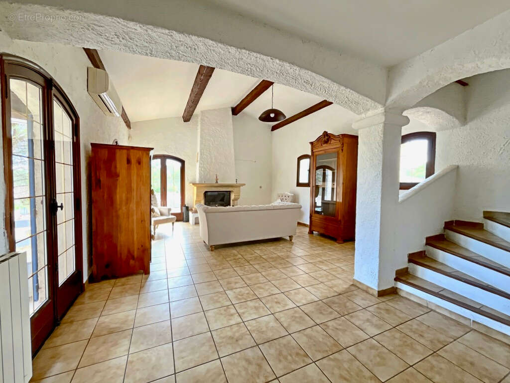 Maison à PUGET-SUR-ARGENS