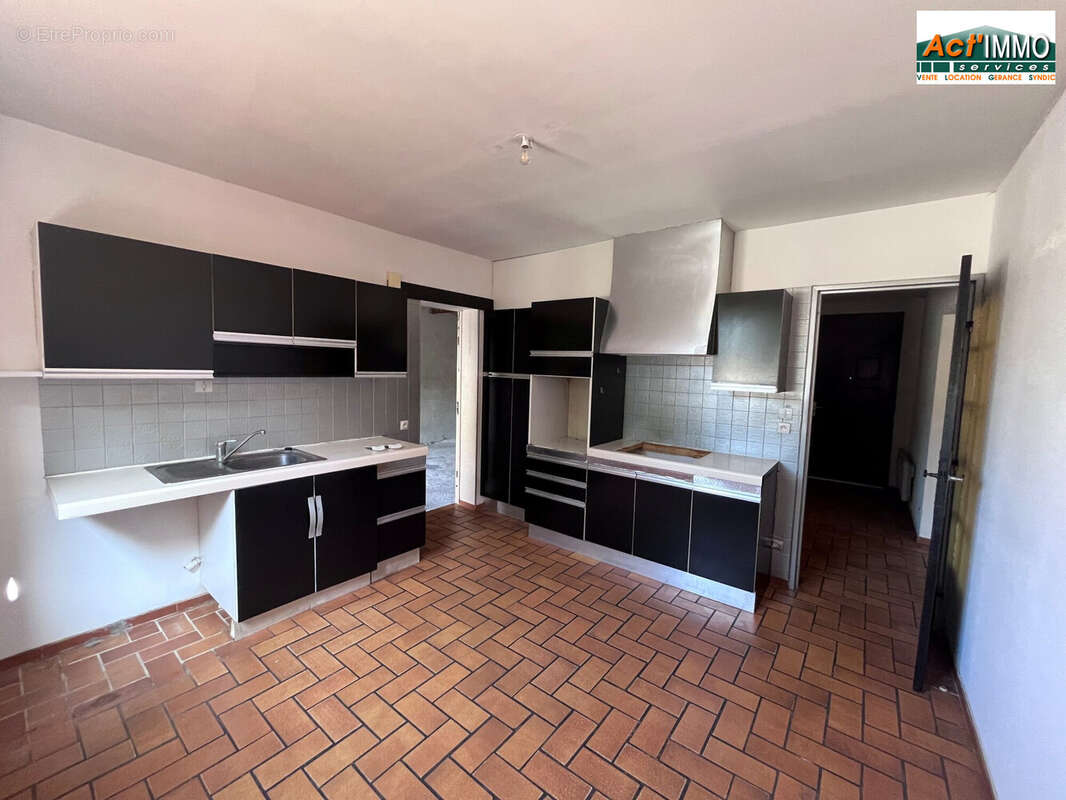 Maison 100 m² à Miramas  - photo 2