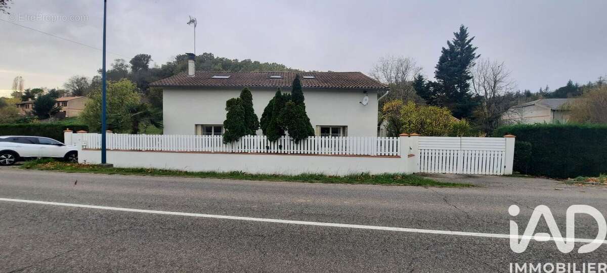 Maison 218 m² à Moissac  - photo 2