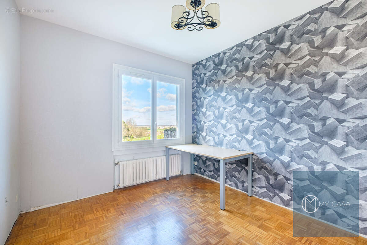 Maison à SAINT-PIERRE-DE-CHANDIEU