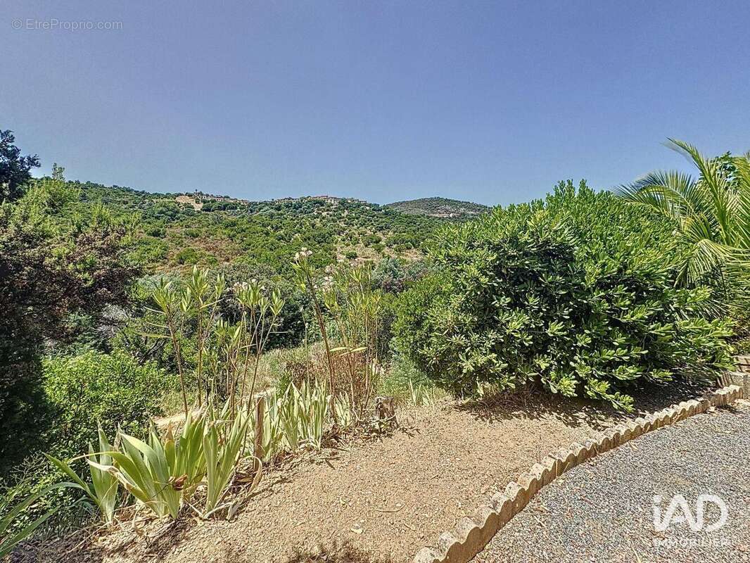 Photo 4 - Maison à LES ISSAMBRES