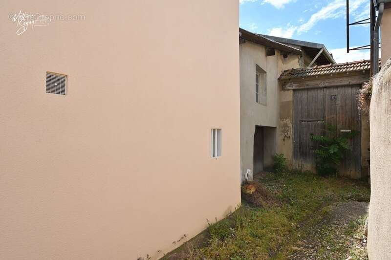 Maison à SAINT-GENIS-LAVAL