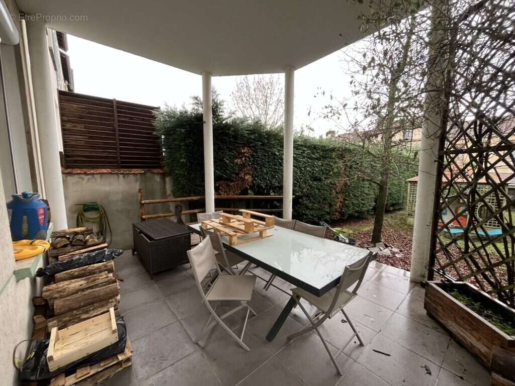 Appartement à SAINT-GENEST-LERPT
