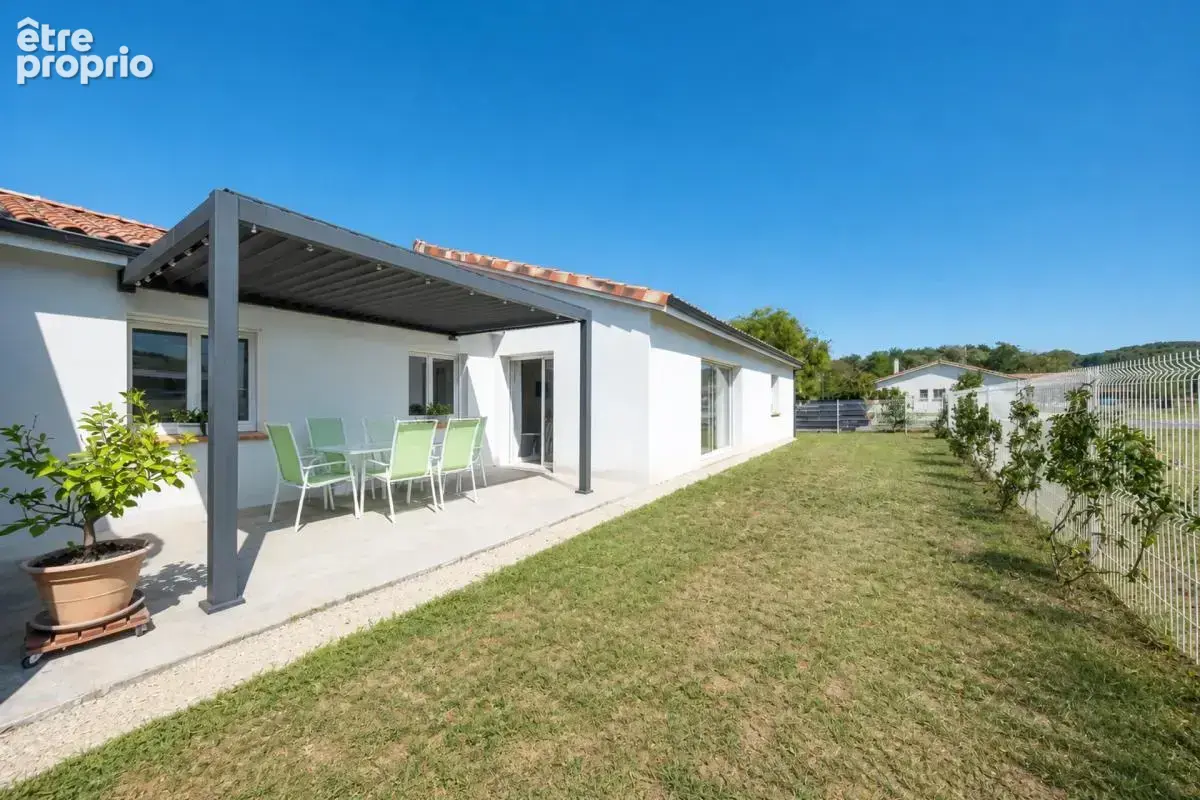 LA BASTIDE-DE-SÉROU – Villa d'environ 157 m², 4 chambres, DPE B, photovoltaïque et vue dégagée - photo 1