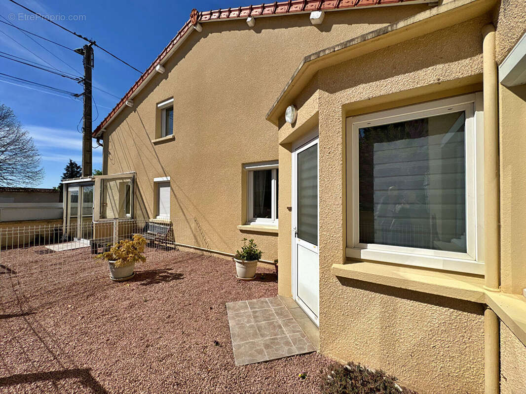Appartement à SAINT-LEGER-SUR-ROANNE