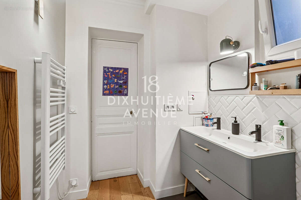 Appartement à PARIS-18E