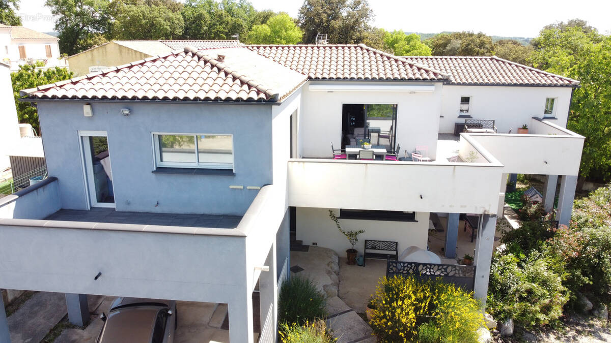 Maison à LA CALMETTE