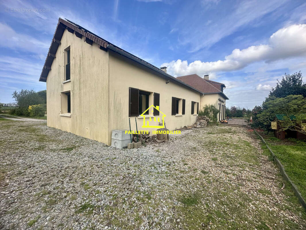 Maison à MONTIVILLIERS