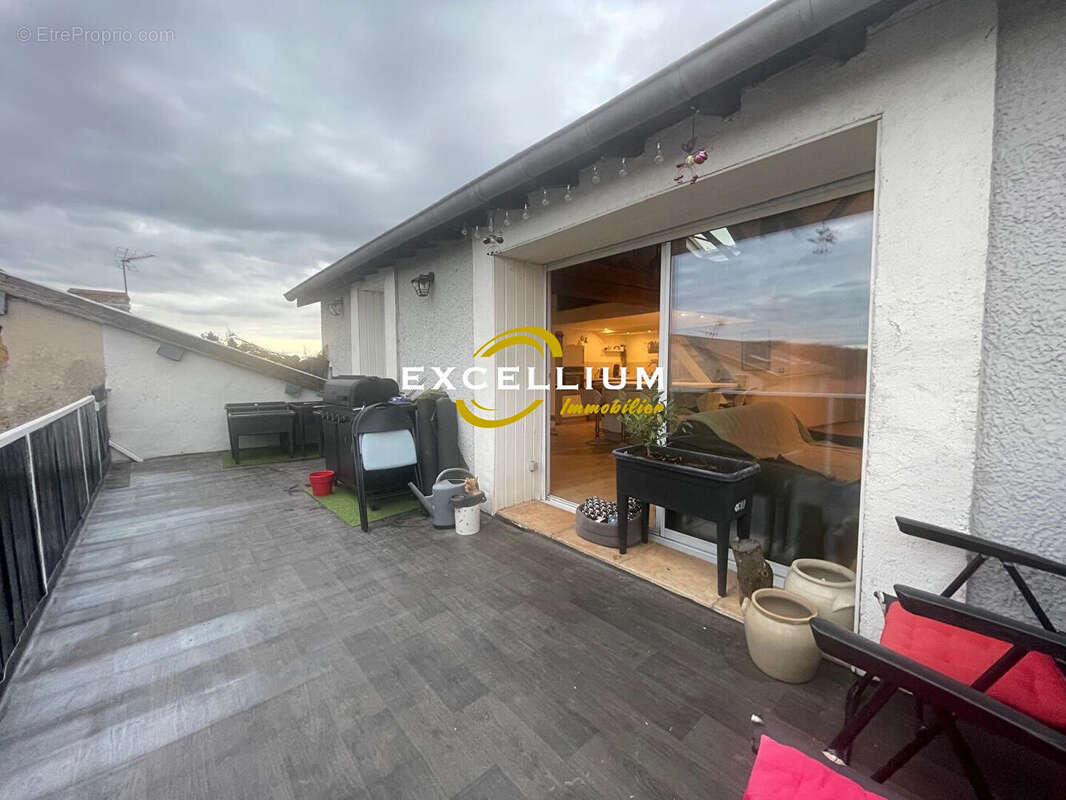 Appartement à CAILLOUX-SUR-FONTAINES