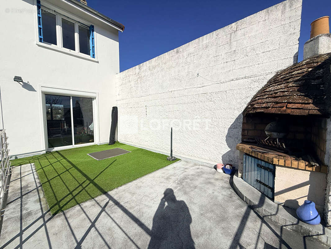 Maison à LES MUREAUX