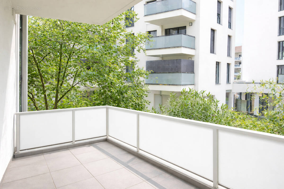 Appartement à DECINES-CHARPIEU