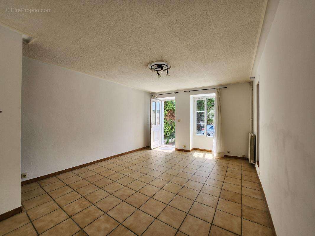 Maison à BREUX-JOUY