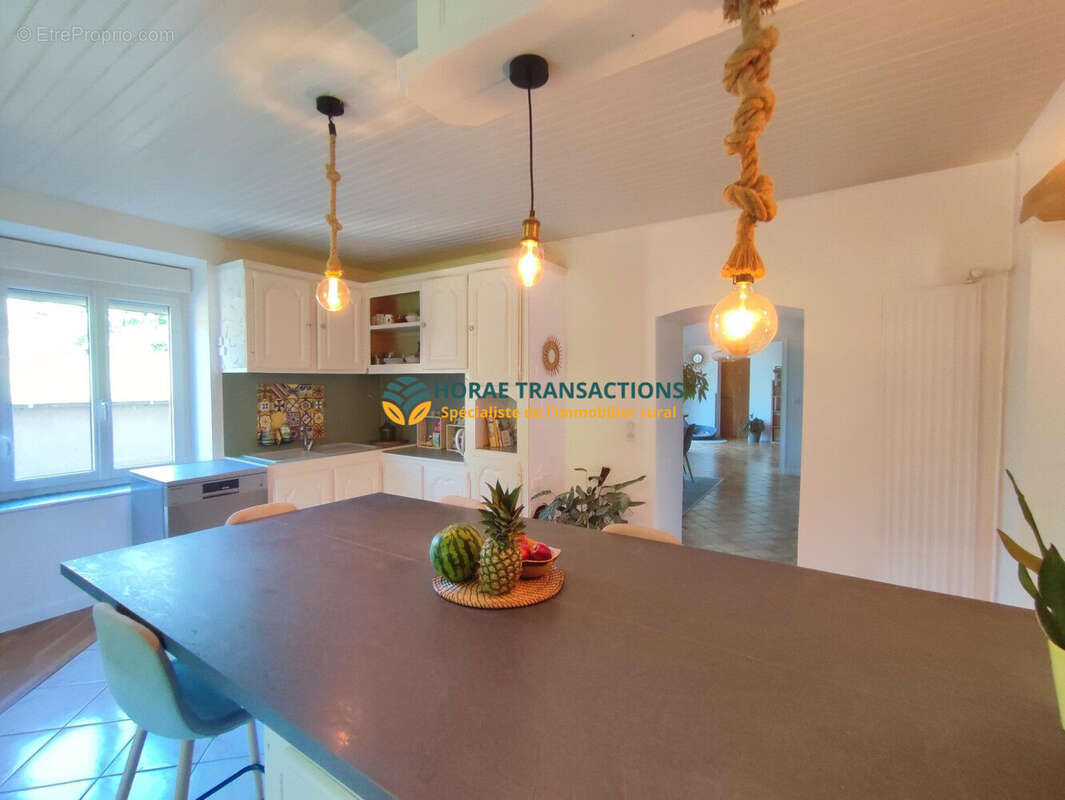 Maison 250 m² à Lure  - photo 5