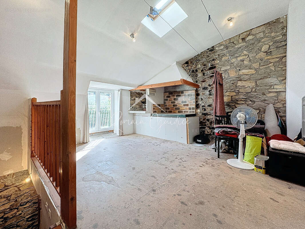 Maison à SAINT-GEORGES-DE-LUZENCON