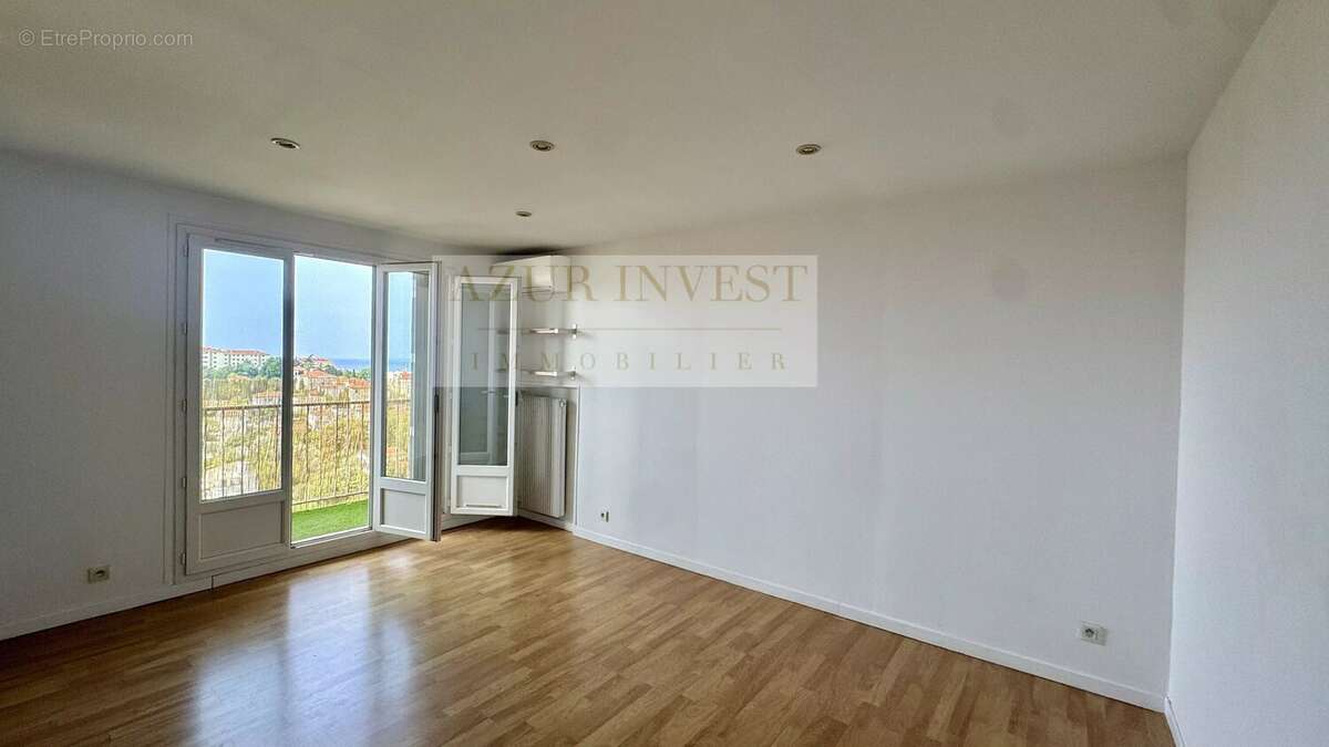 Vente 3 pieces dernier etage vue mer nice cimiez - photo 7