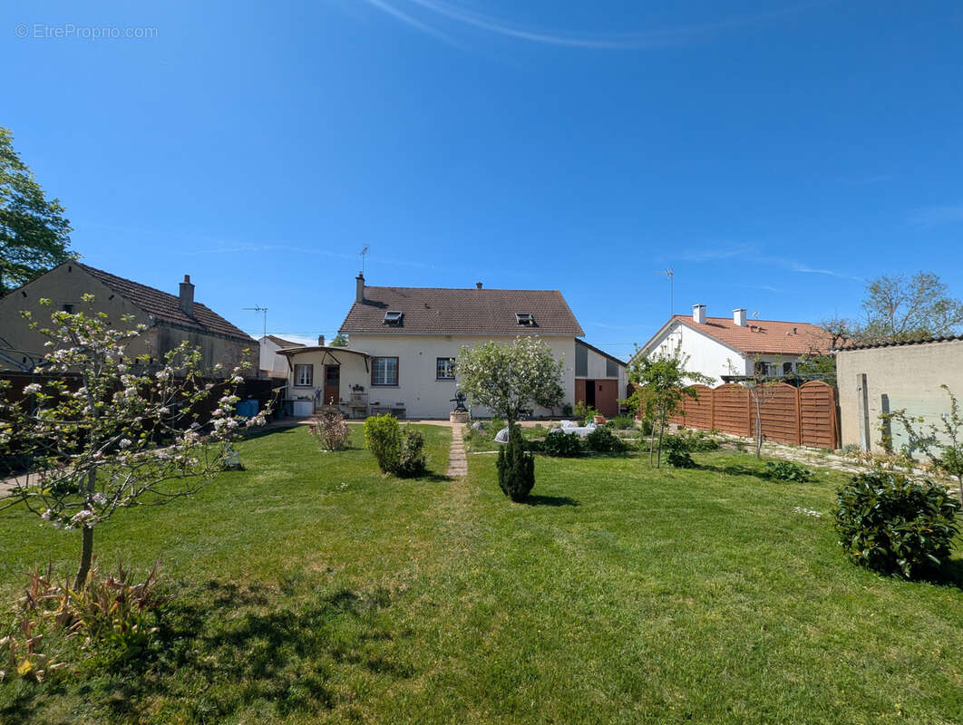 Maison à CHALETTE-SUR-LOING