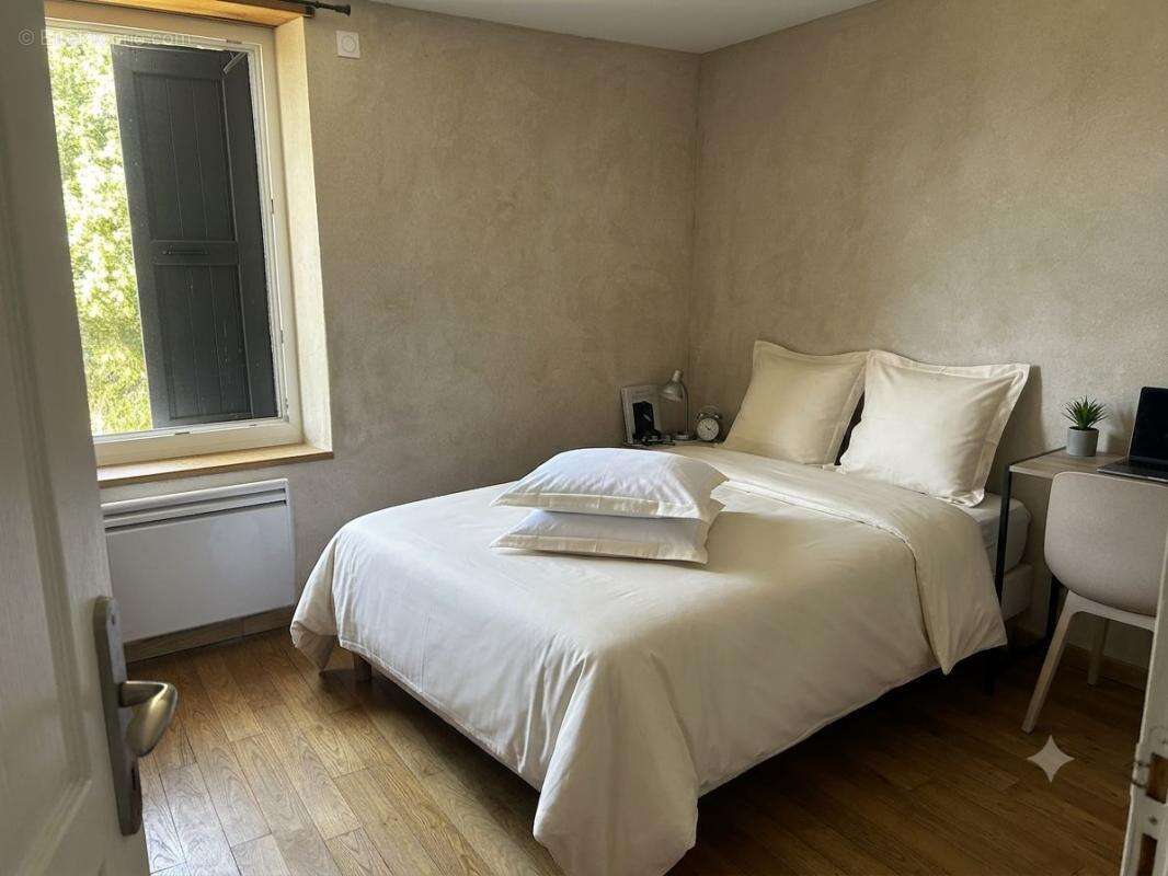 Magnifique corps de ferme en pisé rénové de 224 m² habitables sur 2 153 m² de terrain - photo 14