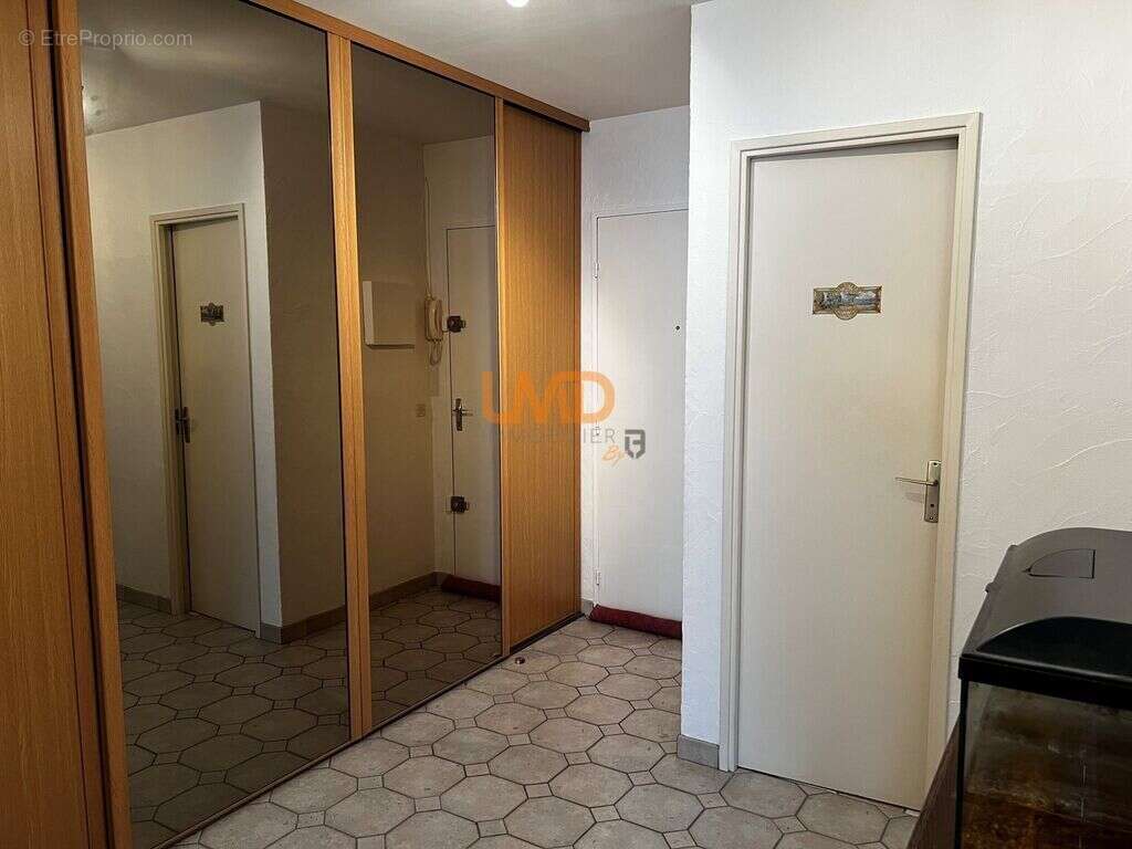 Appartement à MAGNY-LES-HAMEAUX