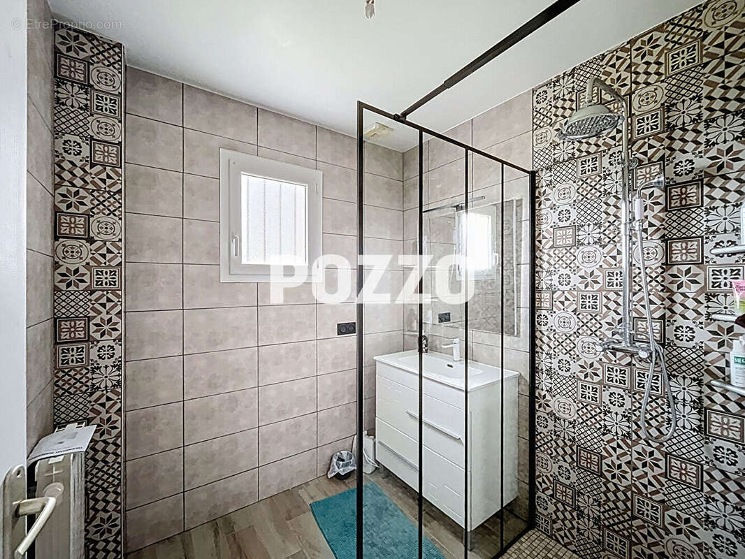 Maison à DONVILLE-LES-BAINS