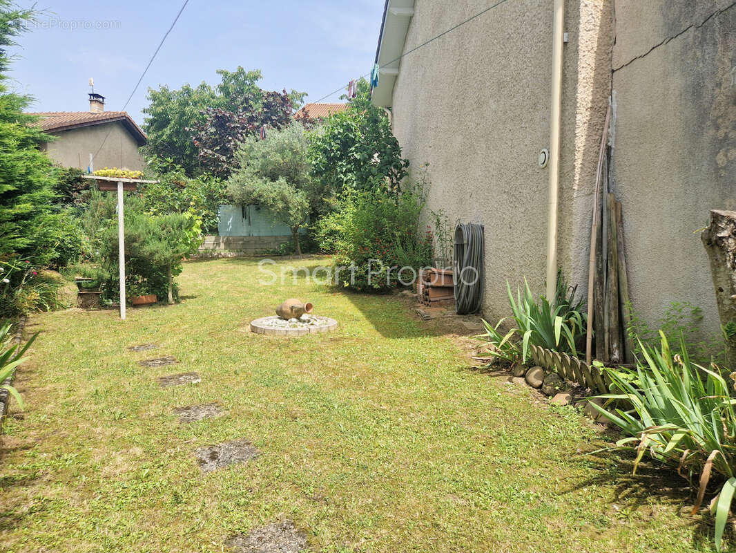 Maison à SALAISE-SUR-SANNE