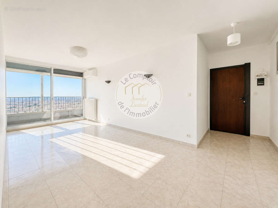 Appartement à MARSEILLE-9E