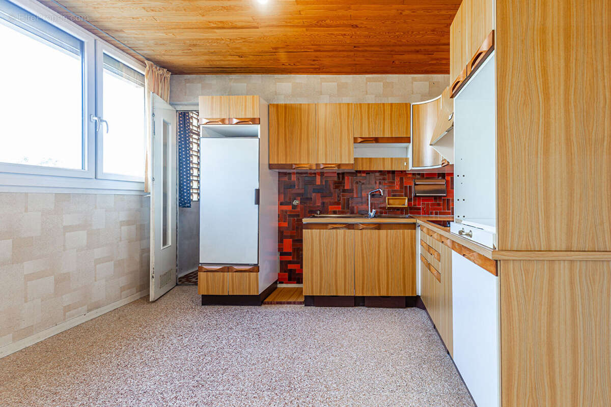 Laforet immobilier - exclusivite - "aubepine" - annecy - cran-gevrier - appartement traversant t4 de  81.79m2 - balcon - loggia  - photo 7