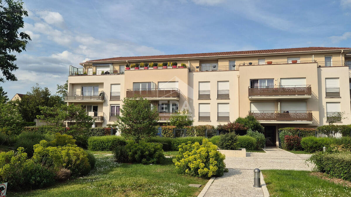 Appartement à BRIE-COMTE-ROBERT